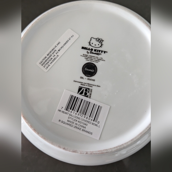 NEW Hello Kitty Bowl with Lid - Picture 5 of 5